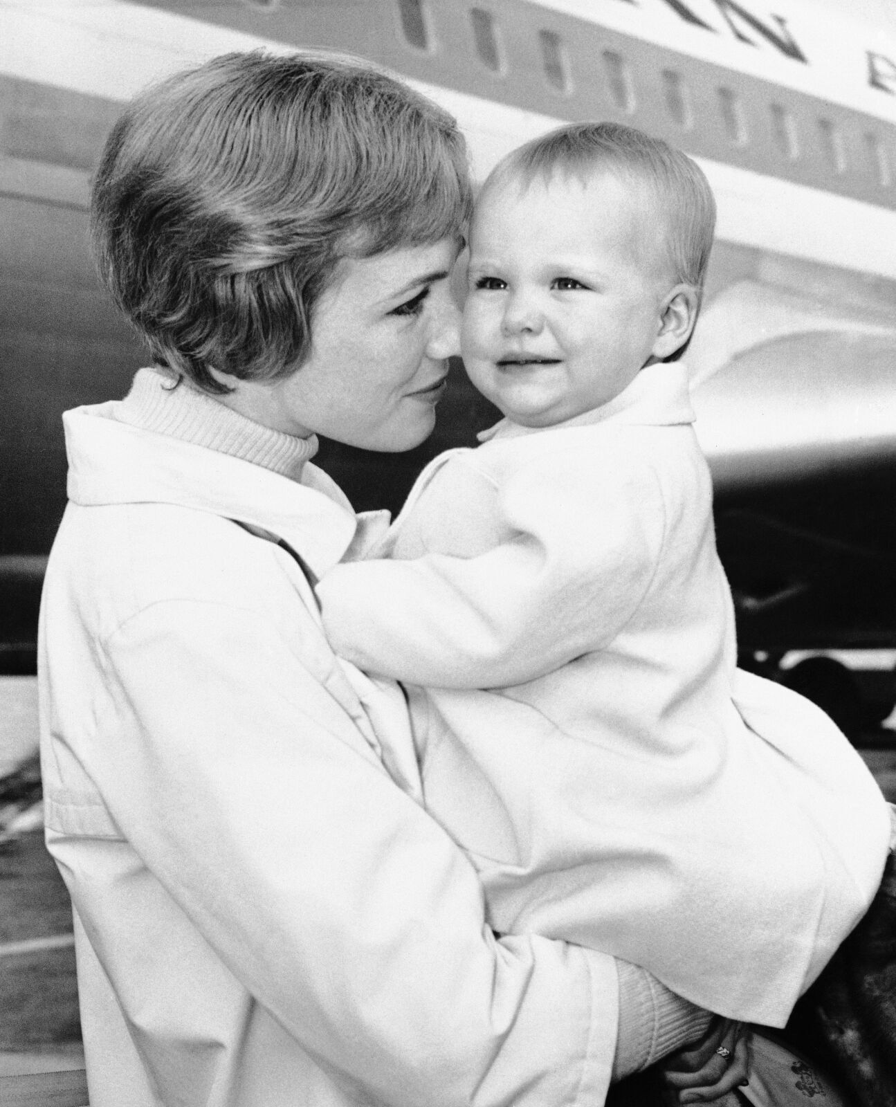 1964: Julie Andrews with daughter Emma Walton